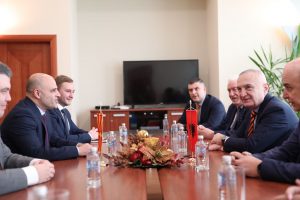 Shkup-Presidenti Meta takohet me Kryeministrin e mandatuar të Republikës së Maqedonisë së Veriut, Sh.T.Z. Dimitar Kovaçevski width=
