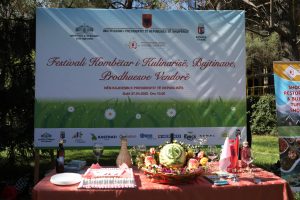Presidenti Meta përshëndet Festivalin Kombëtar të Kulinarisë, Bujtinave dhe Prodhuesve Vendorë width=