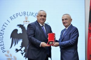 Presidenti Meta dekoron sportistë të shquar të qytetit të Lezhës
