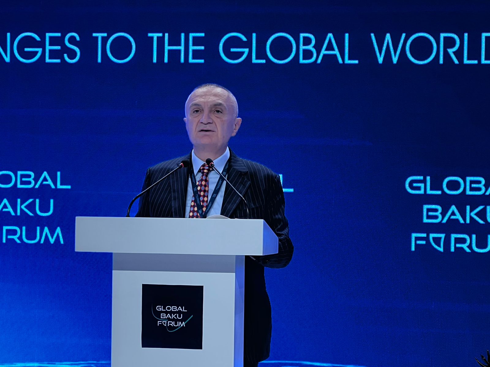 Presidenti Meta në sesionin përmbyllës të Forumit IX Global të Bakusë me temë “Sfidat ndaj rendit botëror” width=