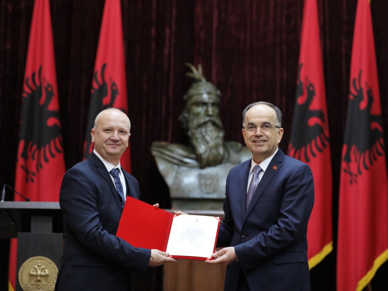 The President of the Republic of Albania, H.E. Mr. Bajram Begaj conferred the “Great Master”  award to the well-known artist Sokol Marsi