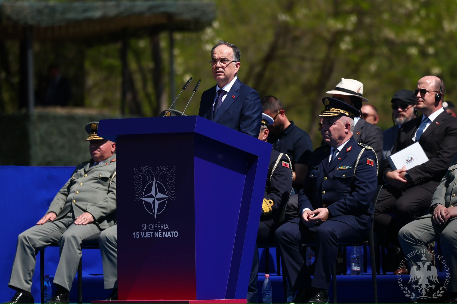 Presidenti Begaj, mer pjesë në aktivitetin “Ditë e Hapur” me rastin e 15-vjetorit të anëtarësimit në NATO